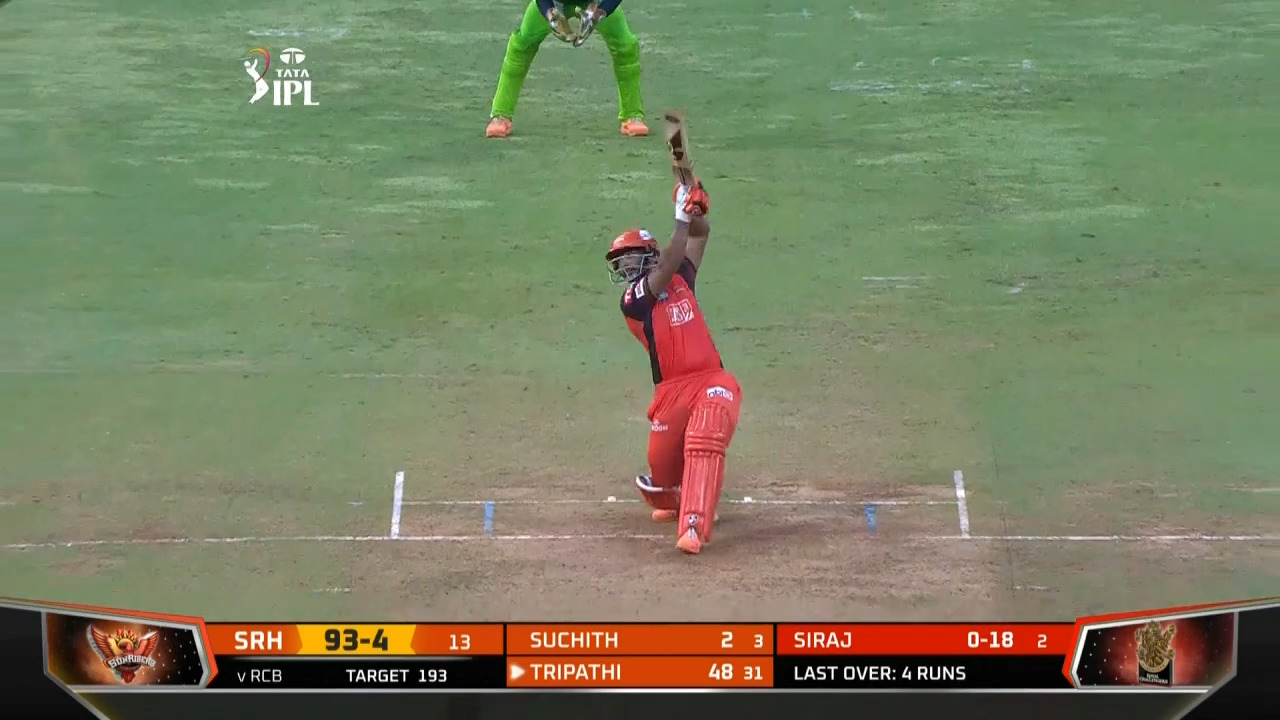 M54: SRH vs RCB – Rahul Tripathi Six