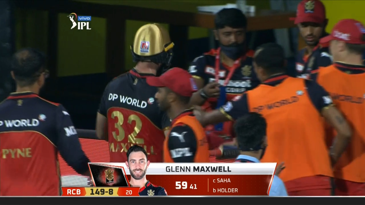 M06: SRH vs RCB – Glenn Maxwell Wicket background