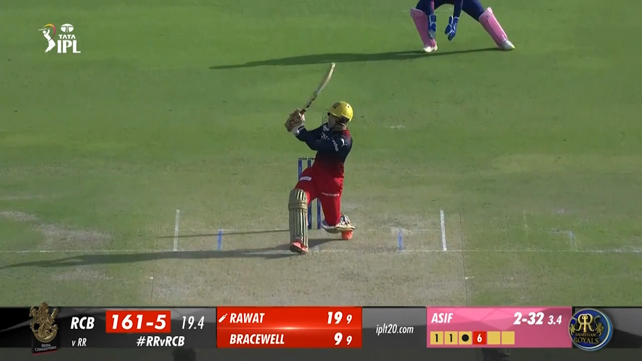 M60: RR vs RCB – Anuj Rawat Six