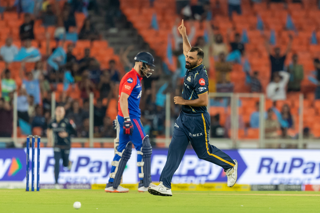 Super Start: Shami removes Salt off the first ball of the match