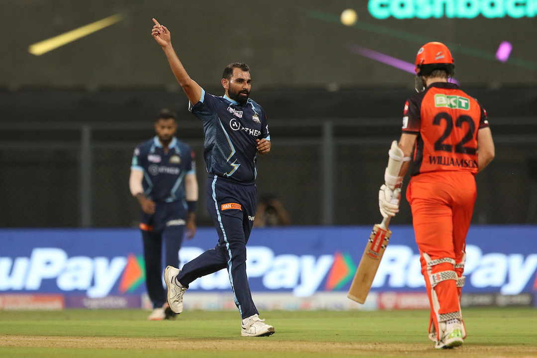Best vs Best: Shami gets Williamson again background