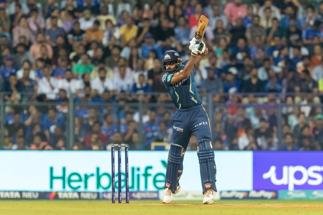 Hat-trick of fours: Vijay Shankar takes on Behrendorff