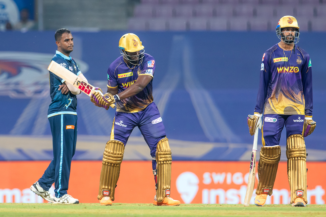 Dayal vs Russell: A tale of one no-ball and two sixes