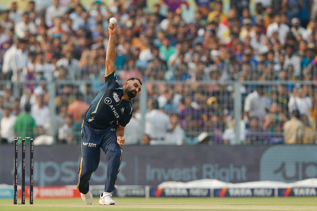 The ever-reliant Shami sparkles with 3/33