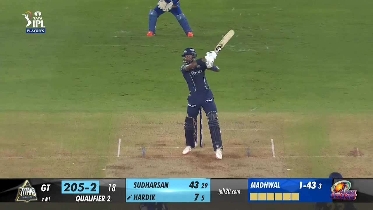 Q2: GT vs MI – Hardik Pandya Six
