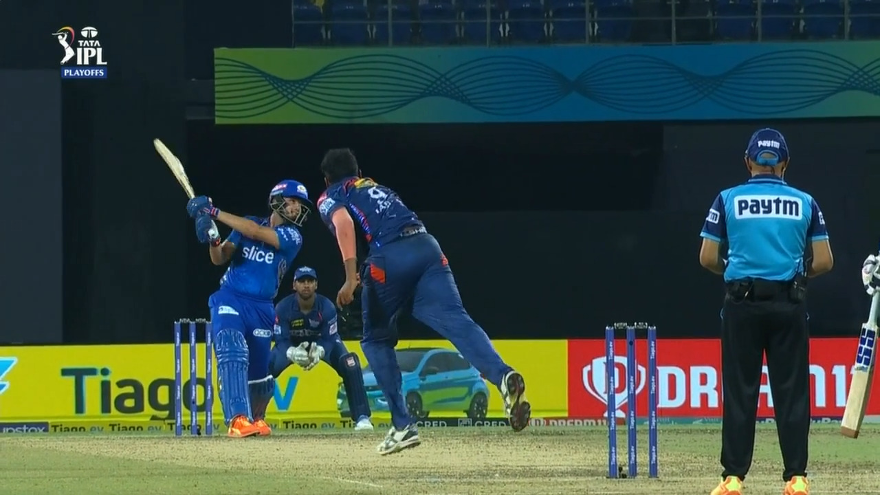 4, 6, 4, W: Action packed last over ft. Wadhera & Thakur background