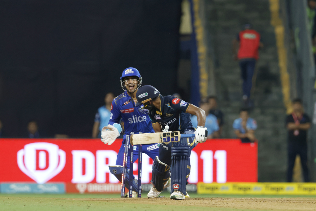 Bowled'em: Chawla bamboozles Vijay Shankar