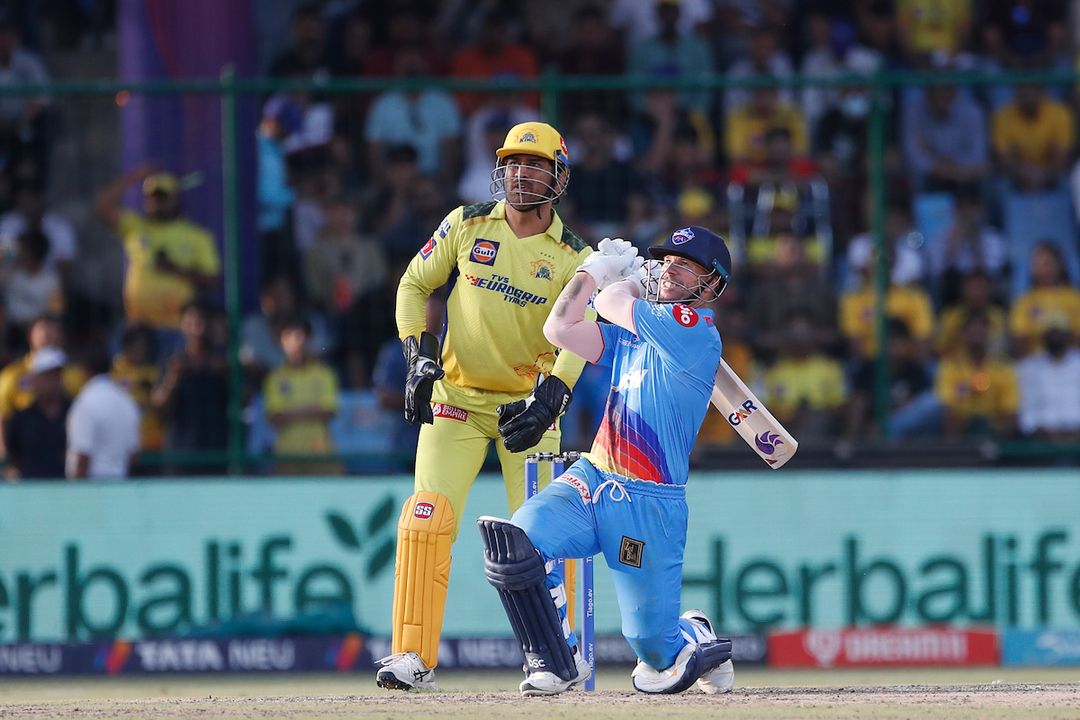6, 4, 6, 6: Warner takes Jadeja to the cleaners background