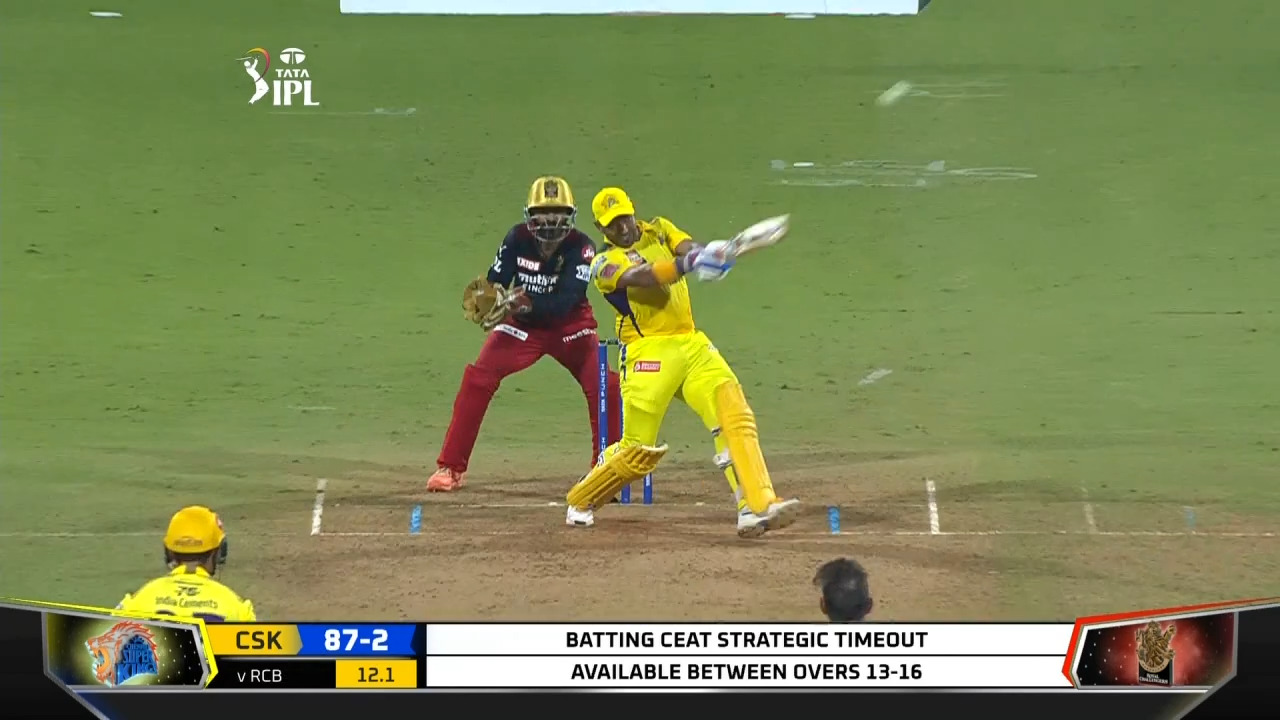 M22: CSK vs RCB – Robin Uthappa Six background