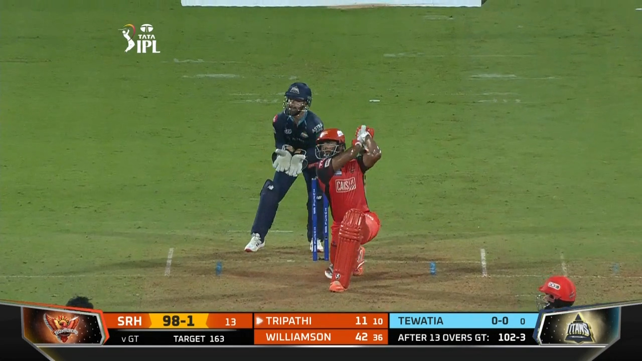 M21: SRH vs GT – Rahul Tripathi Six