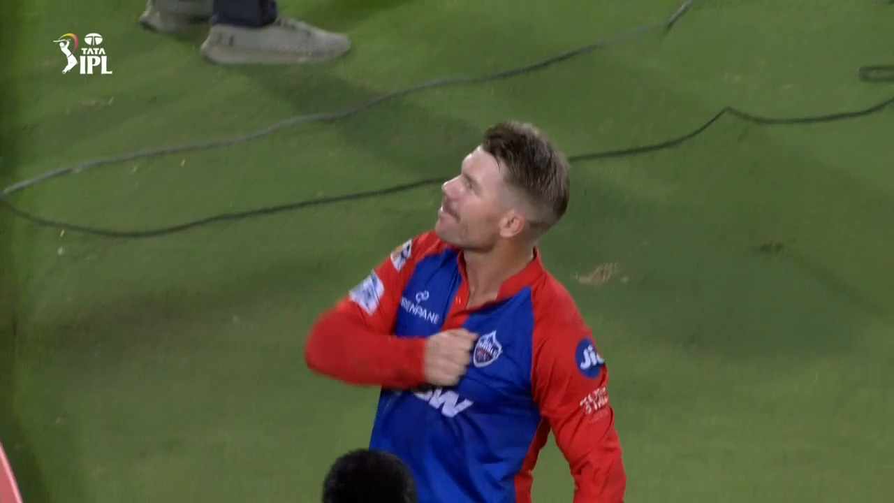 M34: SRH vs DC – Amazing Moments background