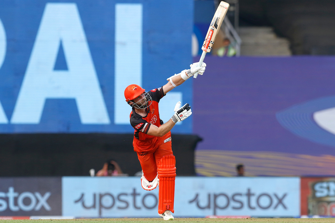 Kane Williamson's one-handed six background