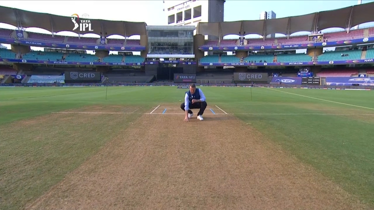 M22: CSK vs RCB – Pitch Report