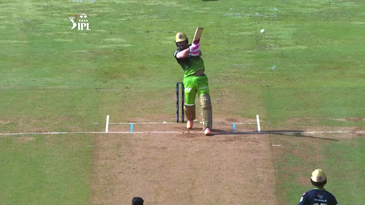 M54: SRH vs RCB – Faf Du Plessis Six