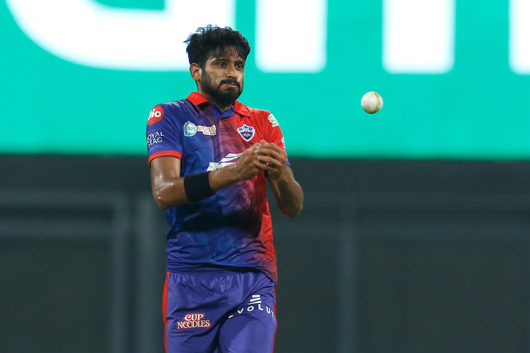 Insult to injury: After 2 sixes, Khaleel drops a sitter background
