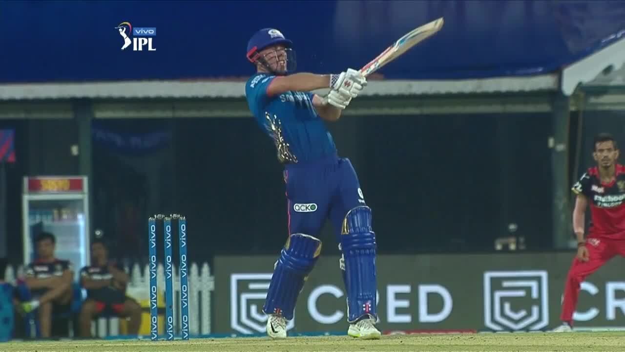 Chris Lynn's entertaining 49(35)