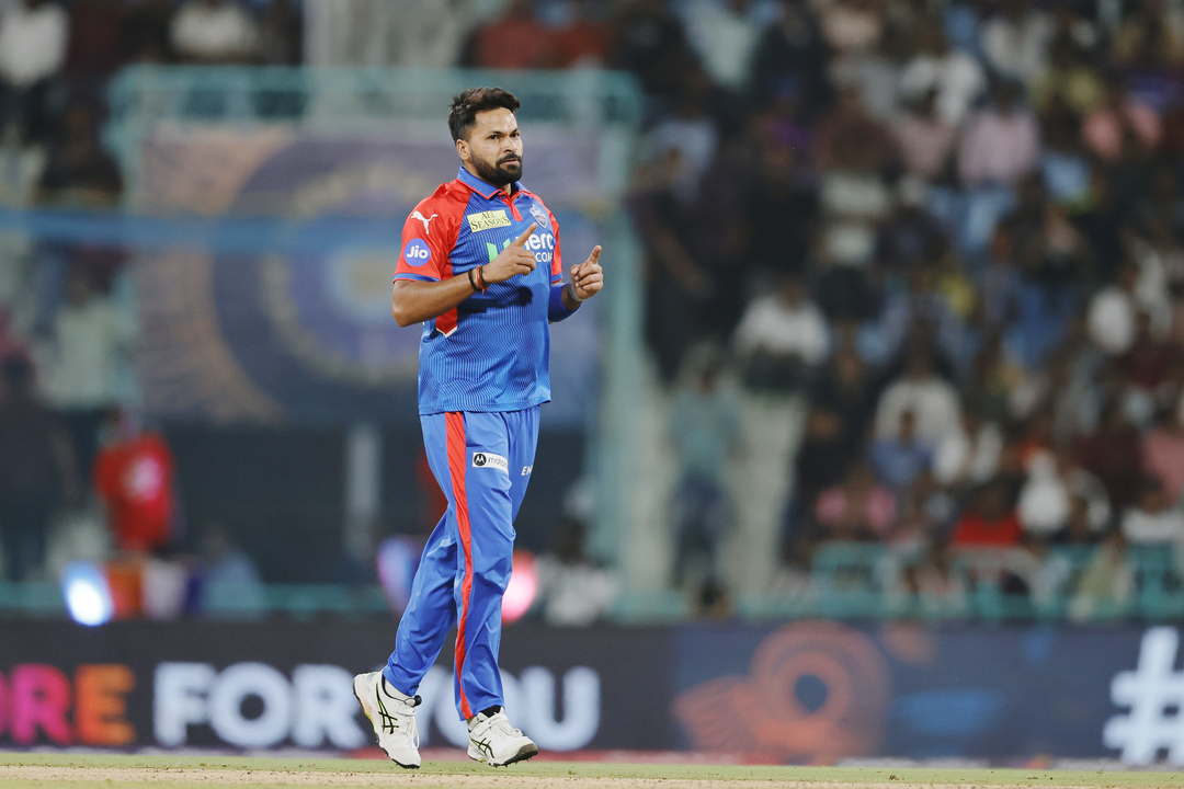 Determined Mukesh Kumar's terrific spell of 4/33