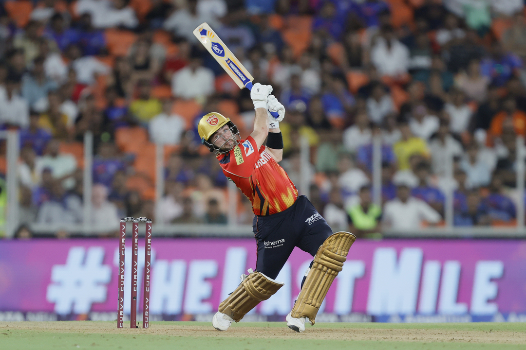 Josh Inglis lays the foundation with attacking 38(21) background