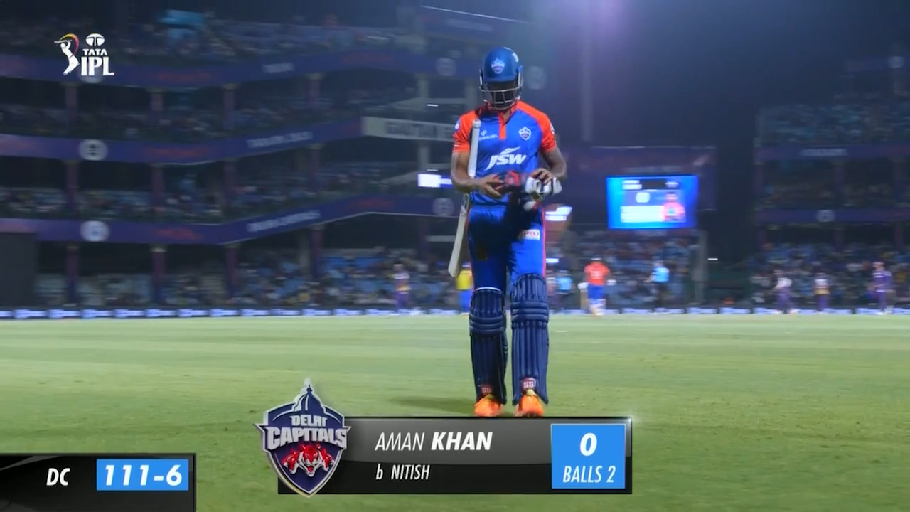M28: DC vs KKR – Aman Khan Wicket background