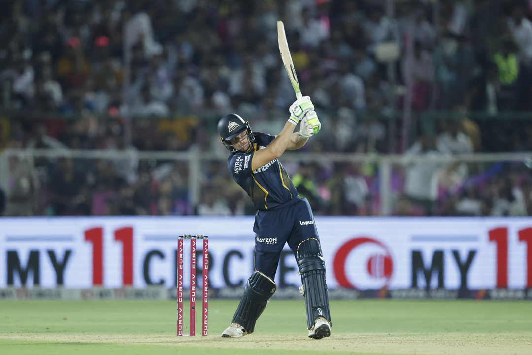 Buttler on the charge: Smashes 6,6,4,6 vs Hasaranga