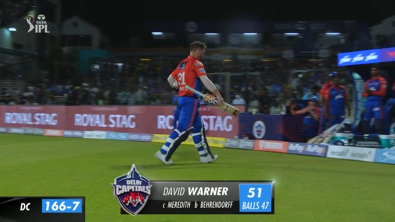 M16: DC vs MI – David Warner Wicket