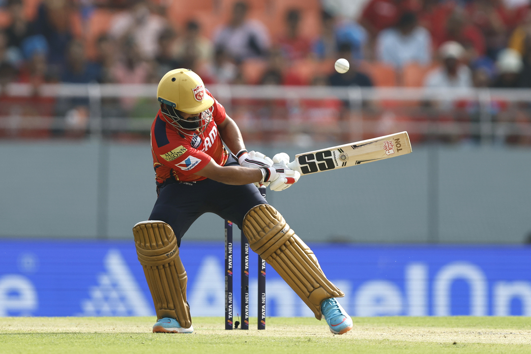 Dexterity! Prabhsimran at his innovative best against pace
