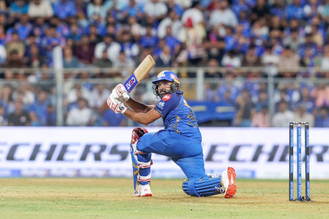 4,6,4! Rohit Sharma in the mood background