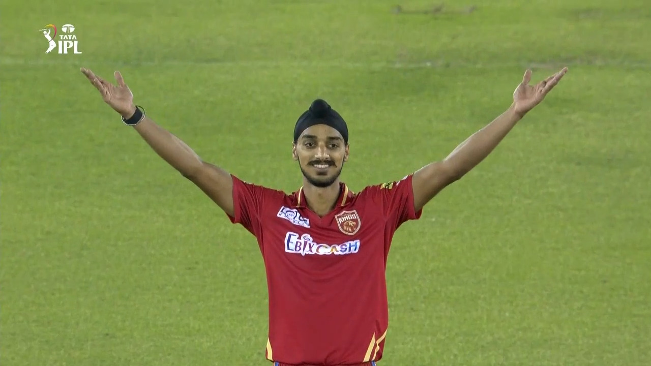 M02: PBKS vs KKR – Amazing Moments background