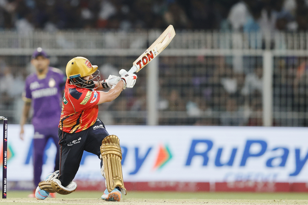 4, 4, 6: Prabhsimran unleashes carnage to reach his 50