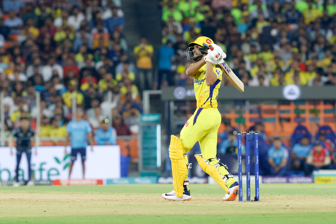6,6,6: Ruturaj Gaikwad goes after Alzarri Joseph background