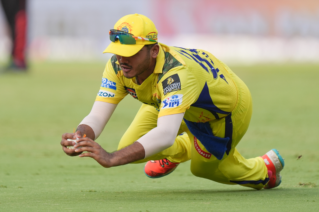 Ayush Mhatre's smart catch to dismiss Rutherford background