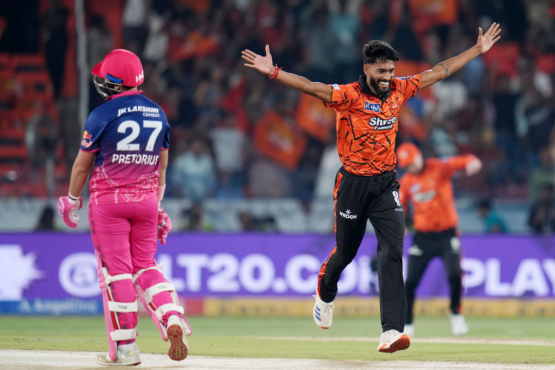 FIRST TIME IN 19 YEARS!! Praful Hinge strikes THRICE in first over