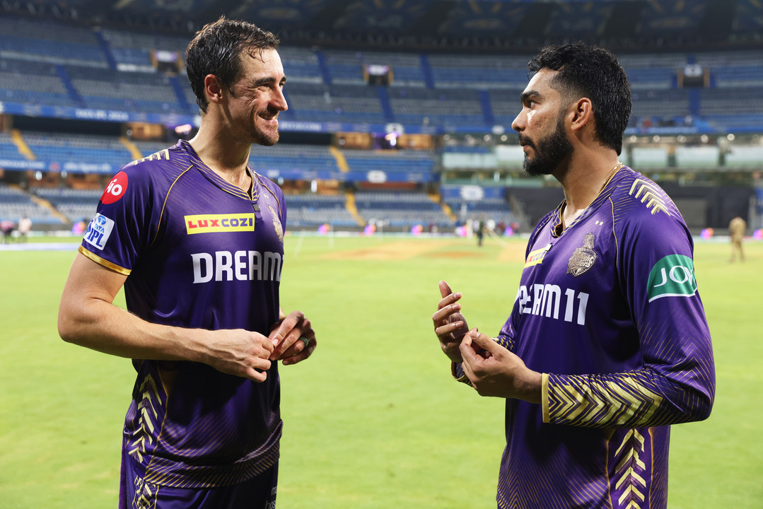Getting the much awaited 'W' at Wankhede ft. Mitchell Starc & Venkatesh Iyer backdrop
