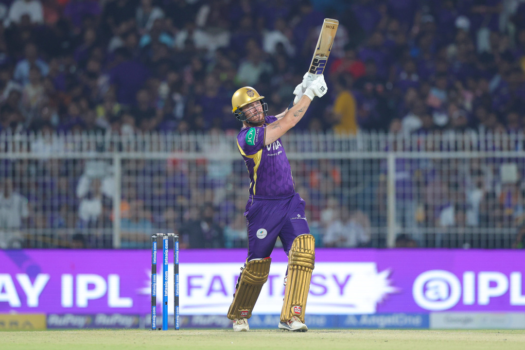 25-run CARNAGE! Finn Allen goes All-In background
