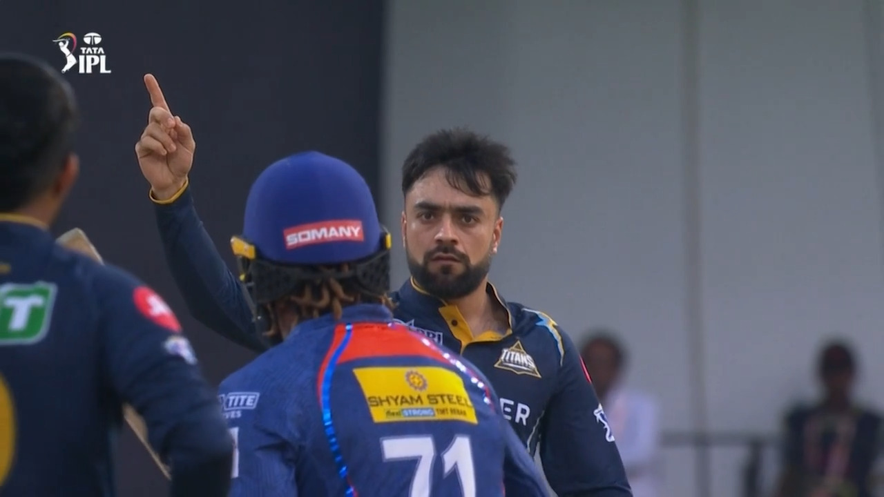 M30: LSG vs GT – Fall of Wickets background