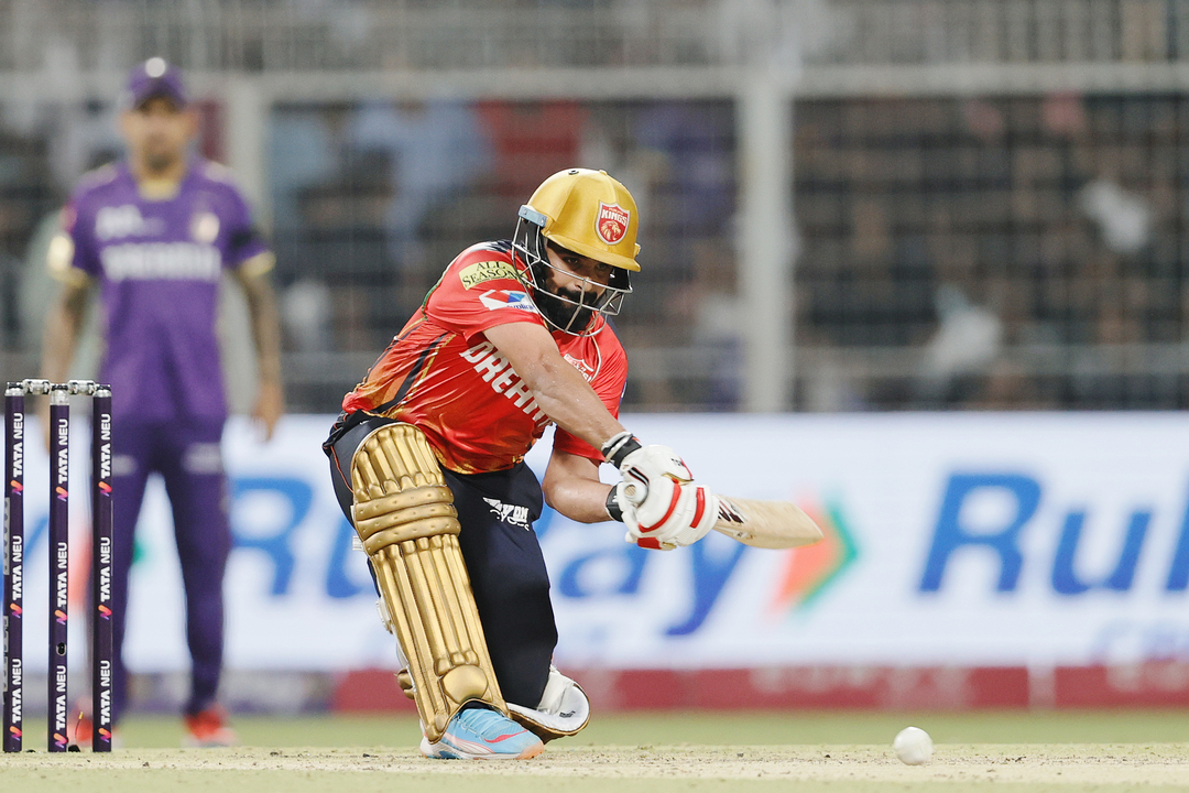 Unreal Shot: Prabhsimran Singh's switch-hit special background