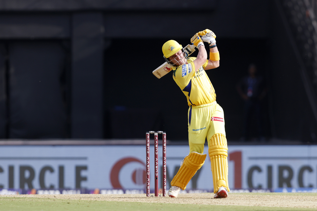 50 up in style: Brevis goes 6,6,4,1 to complete 19-ball fifty background