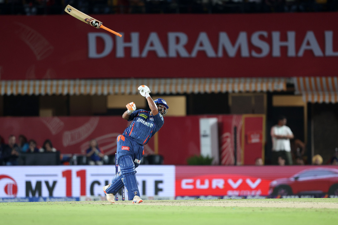 Bat flies to the left. Ball flies to the right! Rishabh Pant's bizarre dismissal backdrop
