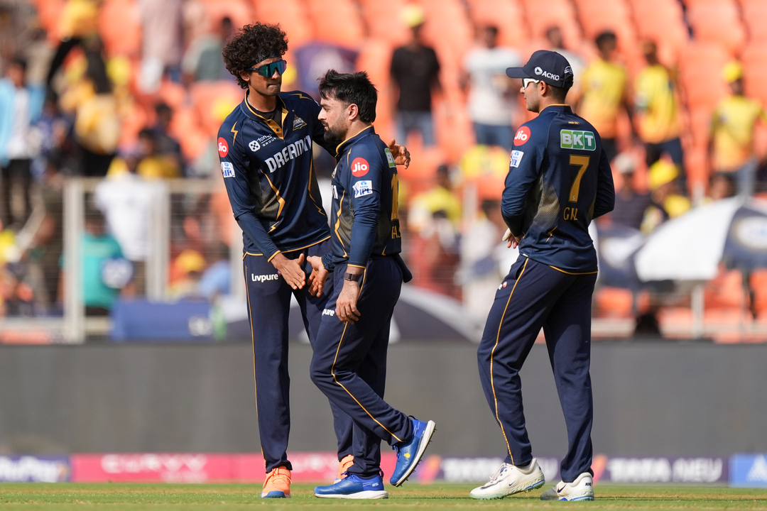 50 up with a 6 & OUT: Rashid outfoxes Conway