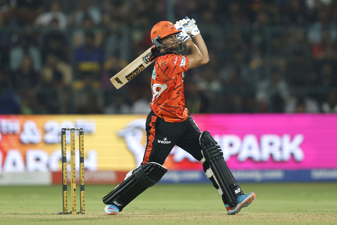 100m monster & No-look six: Audacious from Aniket