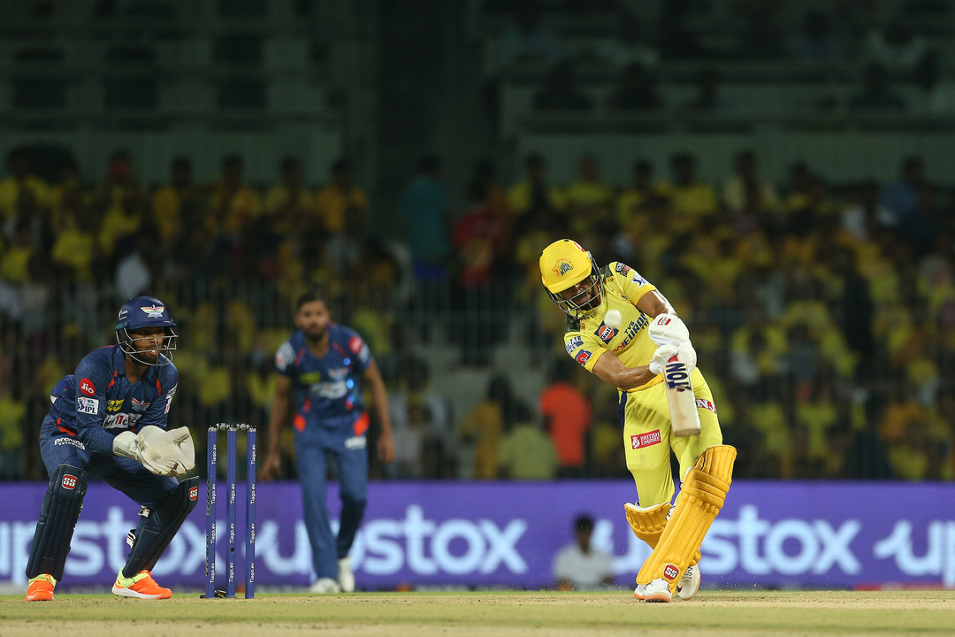 6 x 3: Ruturaj Gaikwad unleashes beautiful lofts off Gowtham background