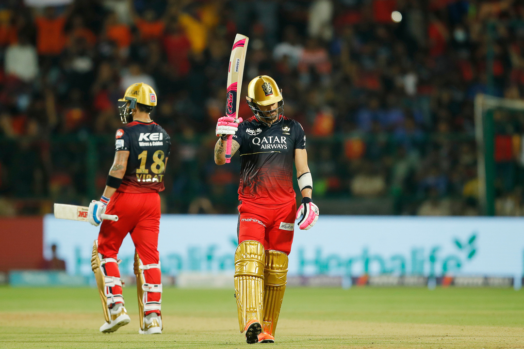 Terrific Faf du Plessis smashes 73(43)