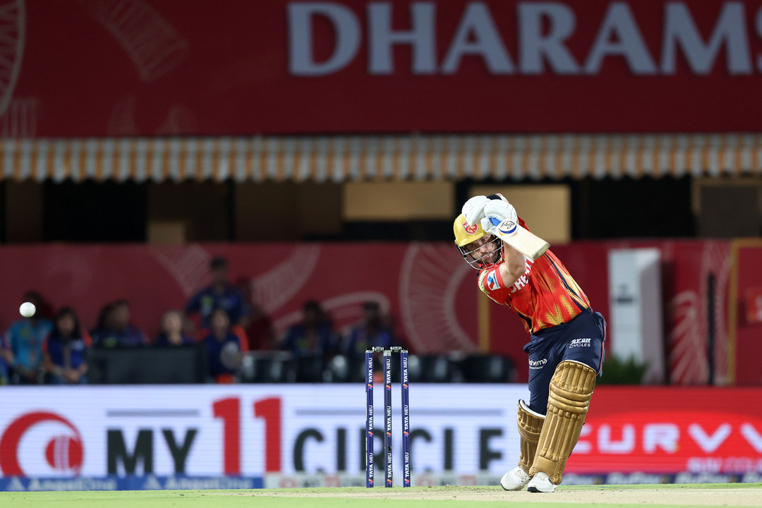 Josh Inglis attacks early with 30(14)