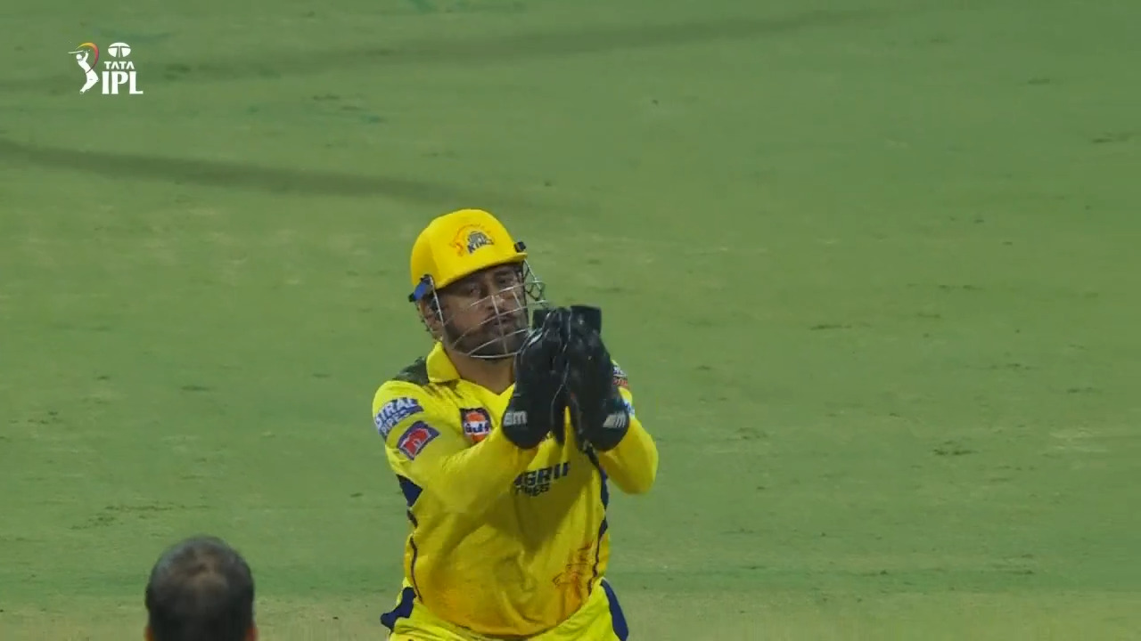 Battle of MSD and his helmet grill