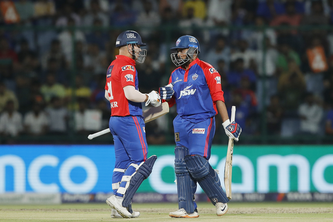 4 x 3: Prithvi, Warner sets the tone early