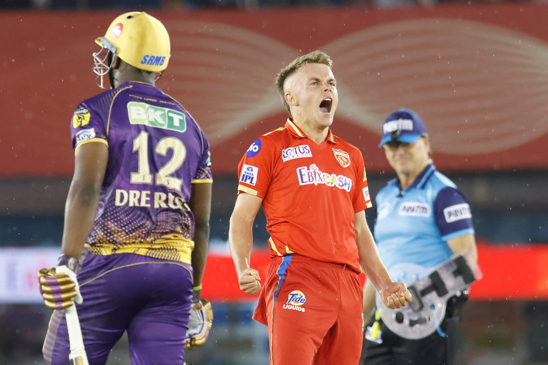 6,4,OUT: Curran bounces back hard to dismiss Russell background