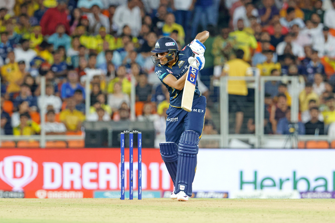 Shubman Gill gets into groove with 4 & 6