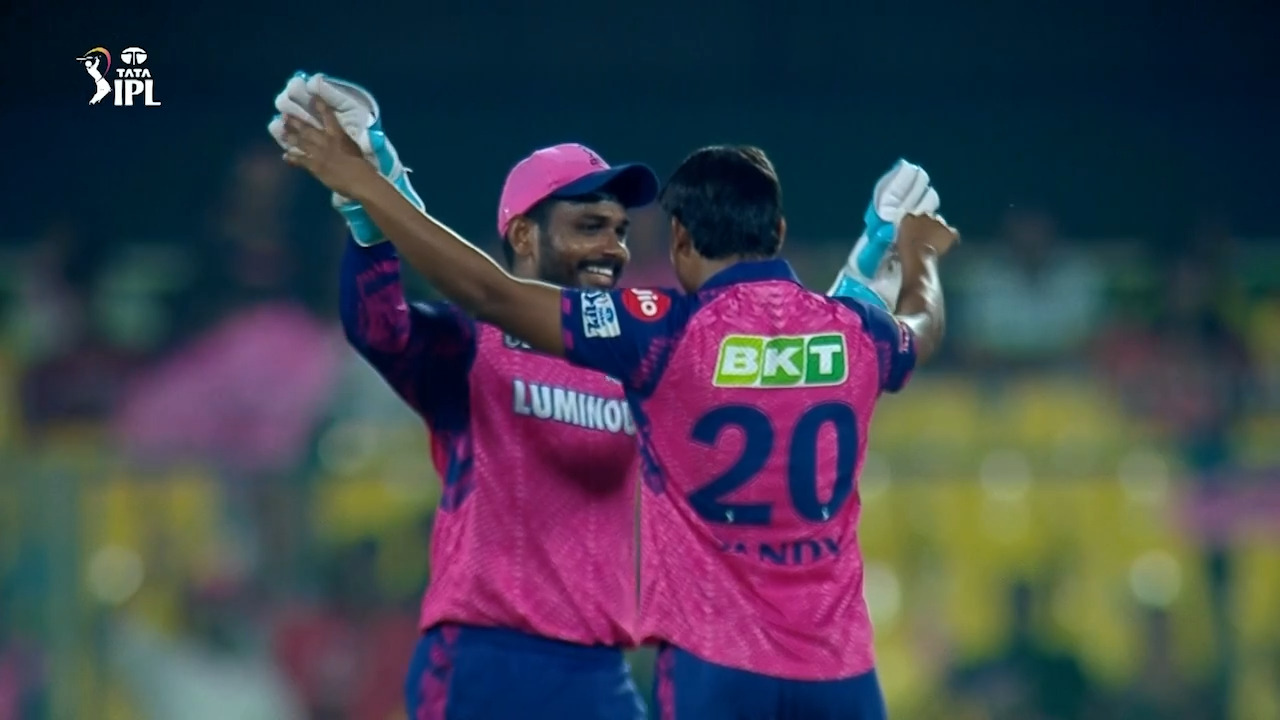 M11: RR vs DC – Fall of Wickets background