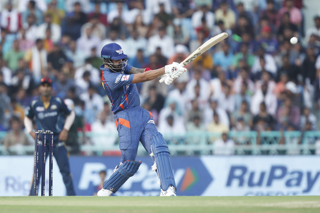4 x 3: KL Rahul gets the better of Shami background