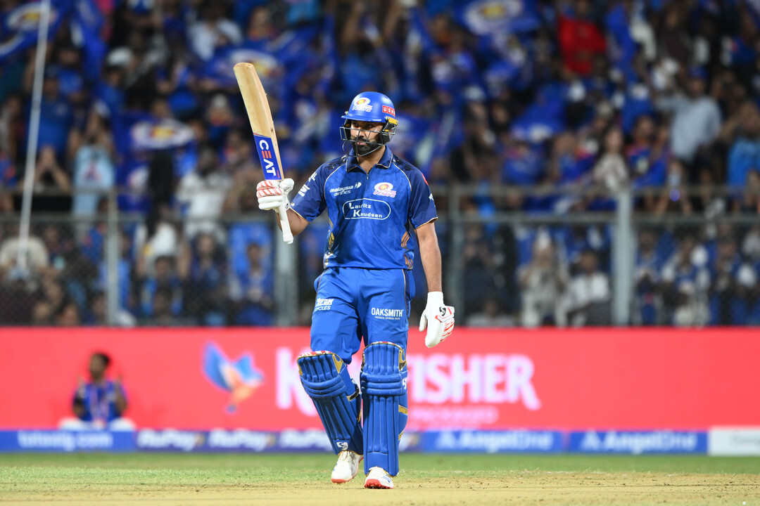 VINTAGE! Rohit Sharma delights Wankhede with superb 78(38)